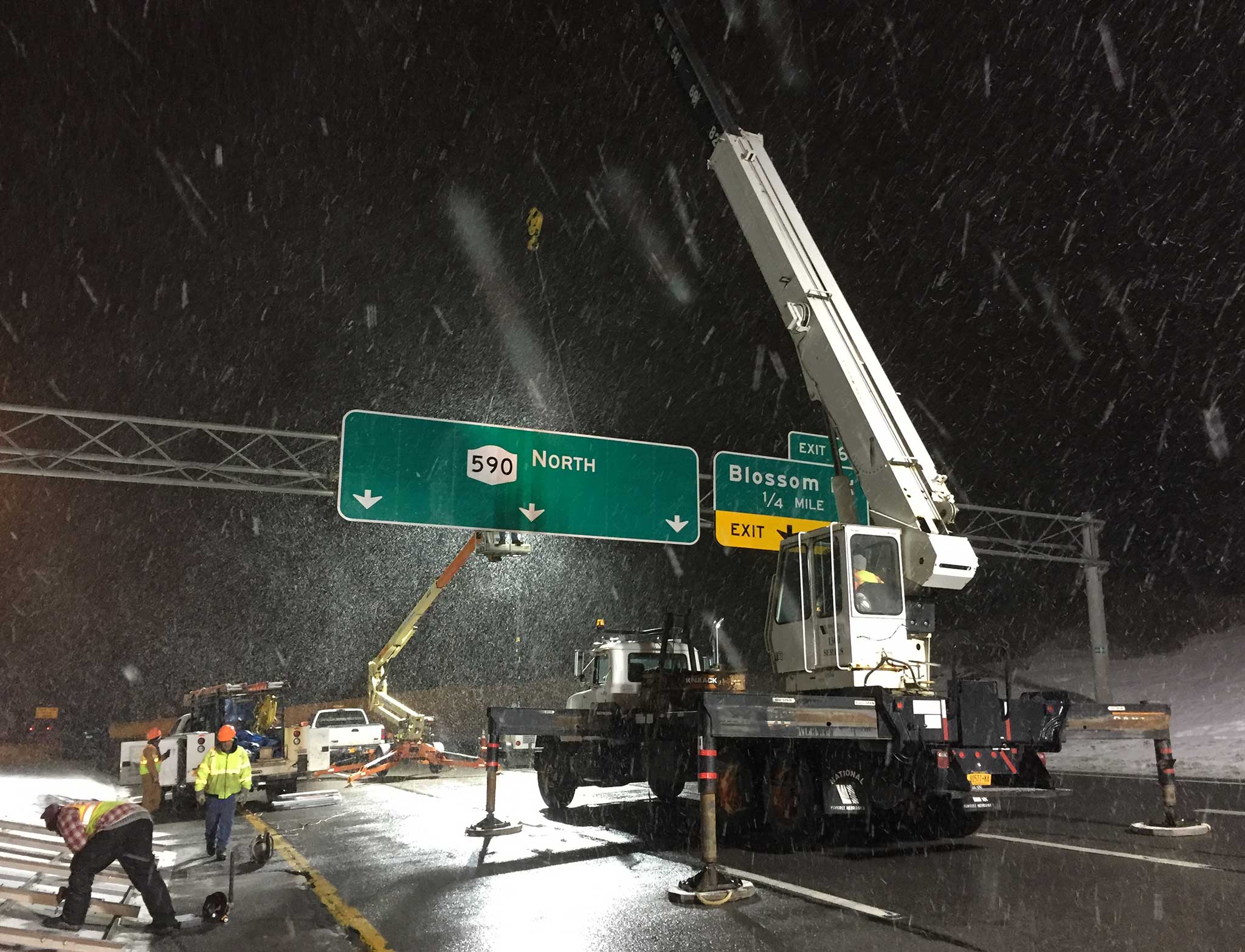 Overhead Sign Structure Improvements in Monroe County